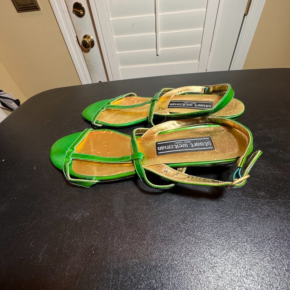 Stuart Weitzman size 6M green sandal